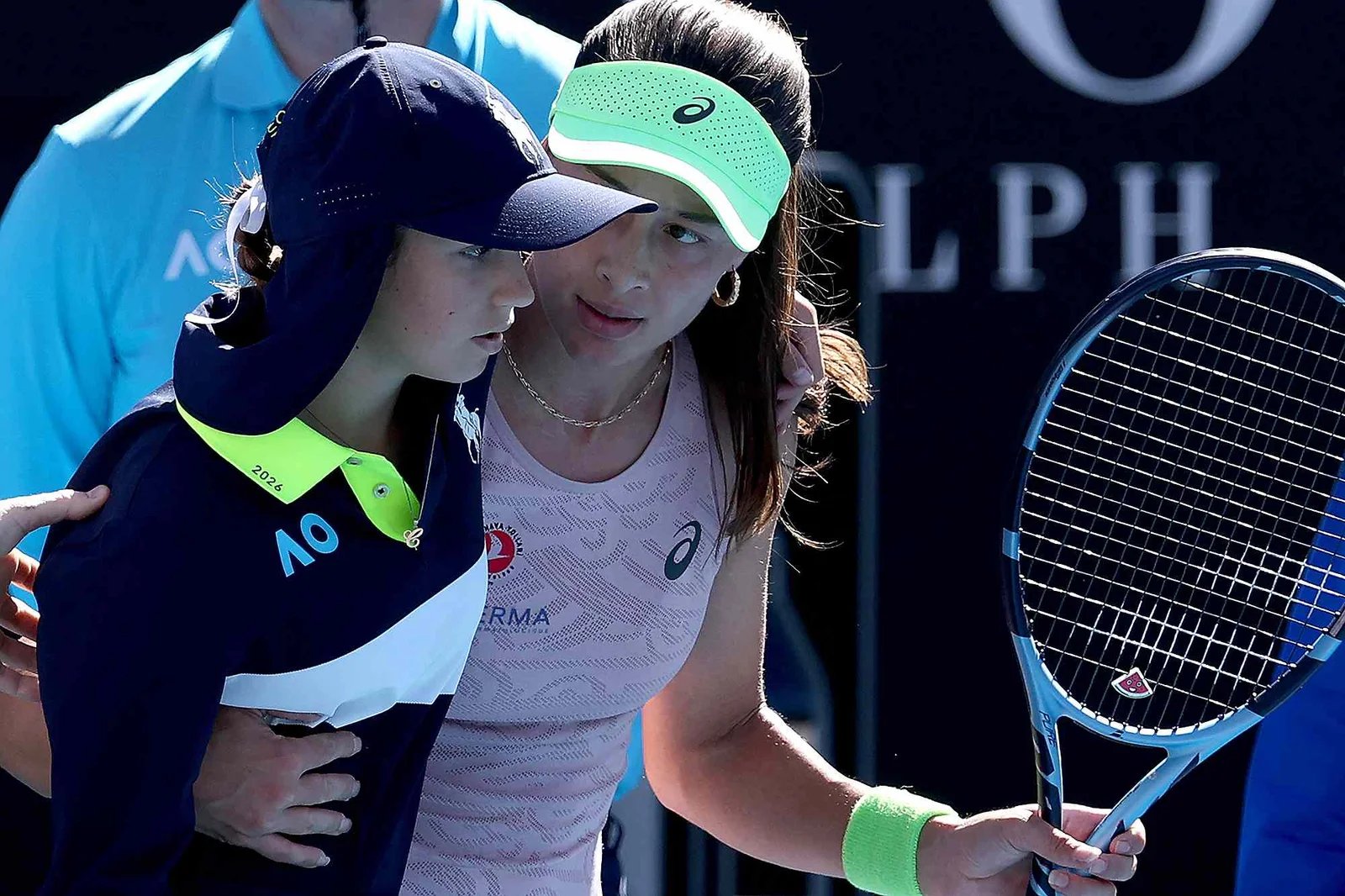 Zeynep Sonmez Pauses Australian Open Tennis Match to Help Collapsed Ball Girl